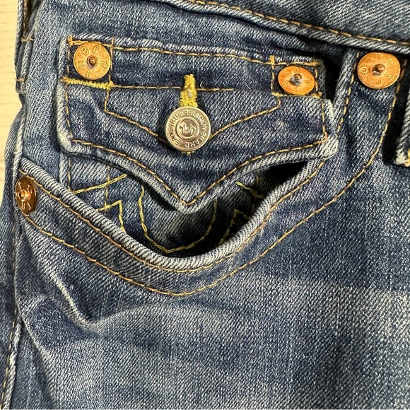 True Religion Straight w/Flaps women's jeans, size 32, denim, casual, fall - Picture 5 of 13
